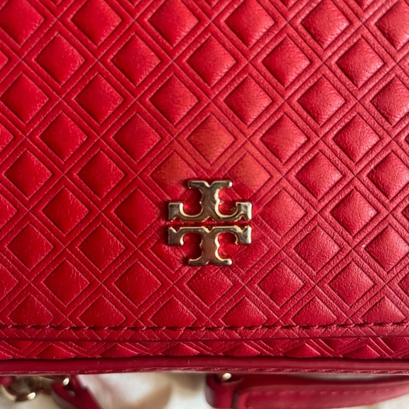 SOLD Tory Burch Marion embossed shrunken shoulder bag red - Picture 2 of 14